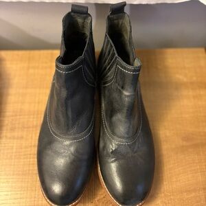 Roan Boots Women 7.5 Distress black Leather Pull On Ankle Booties Casual